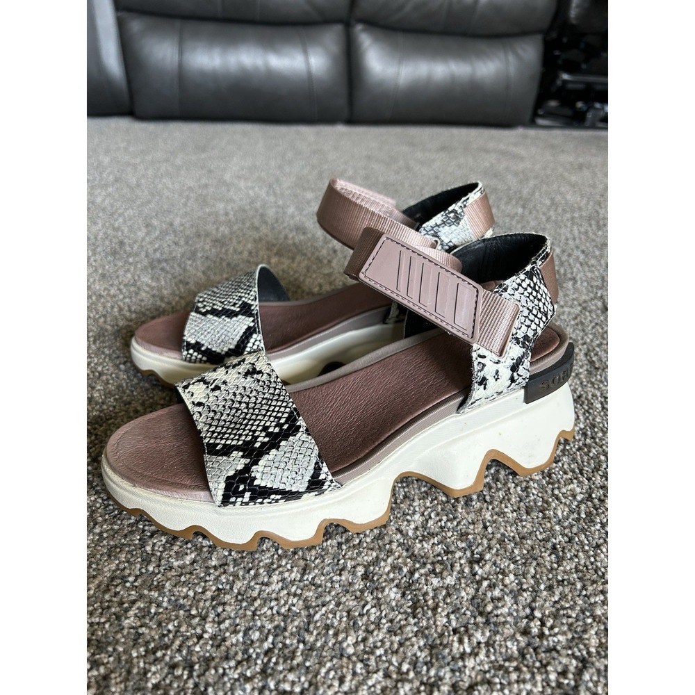 Sorel Kinetic™ Leather Sandal - Women's 7.5 - Mauve Vapor Snakeskin - Picture 4 of 11
